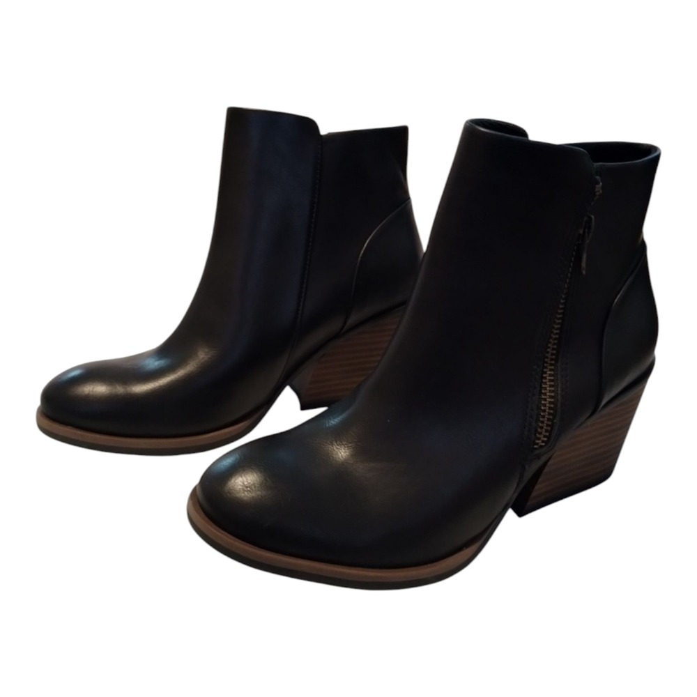 Korks Women's Hattie Round Toe Side Zip Ankle Bootie Size 7 Black Western